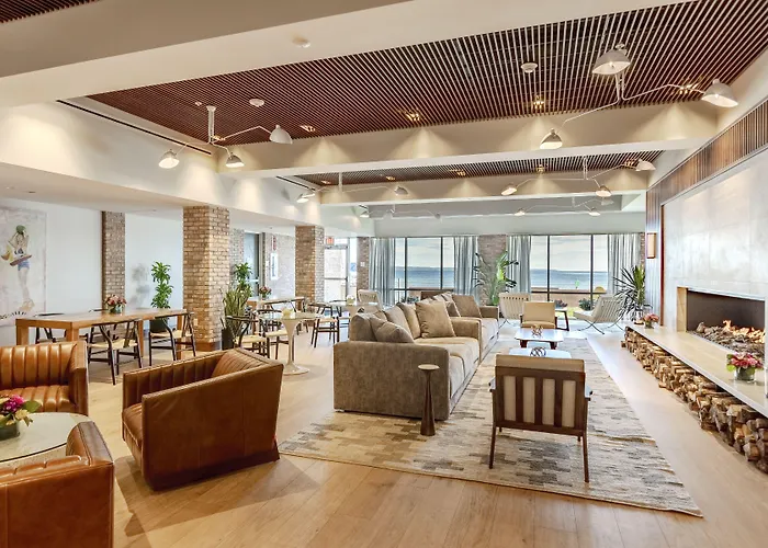 West Bay Beach, A Holiday Inn Resort